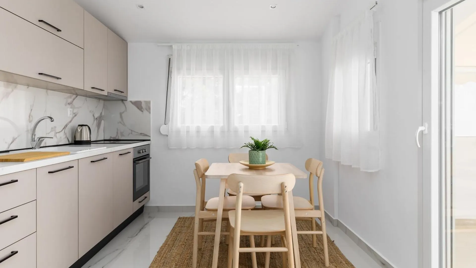 Kiwi By Halu!, Apartments In Perea Peraia