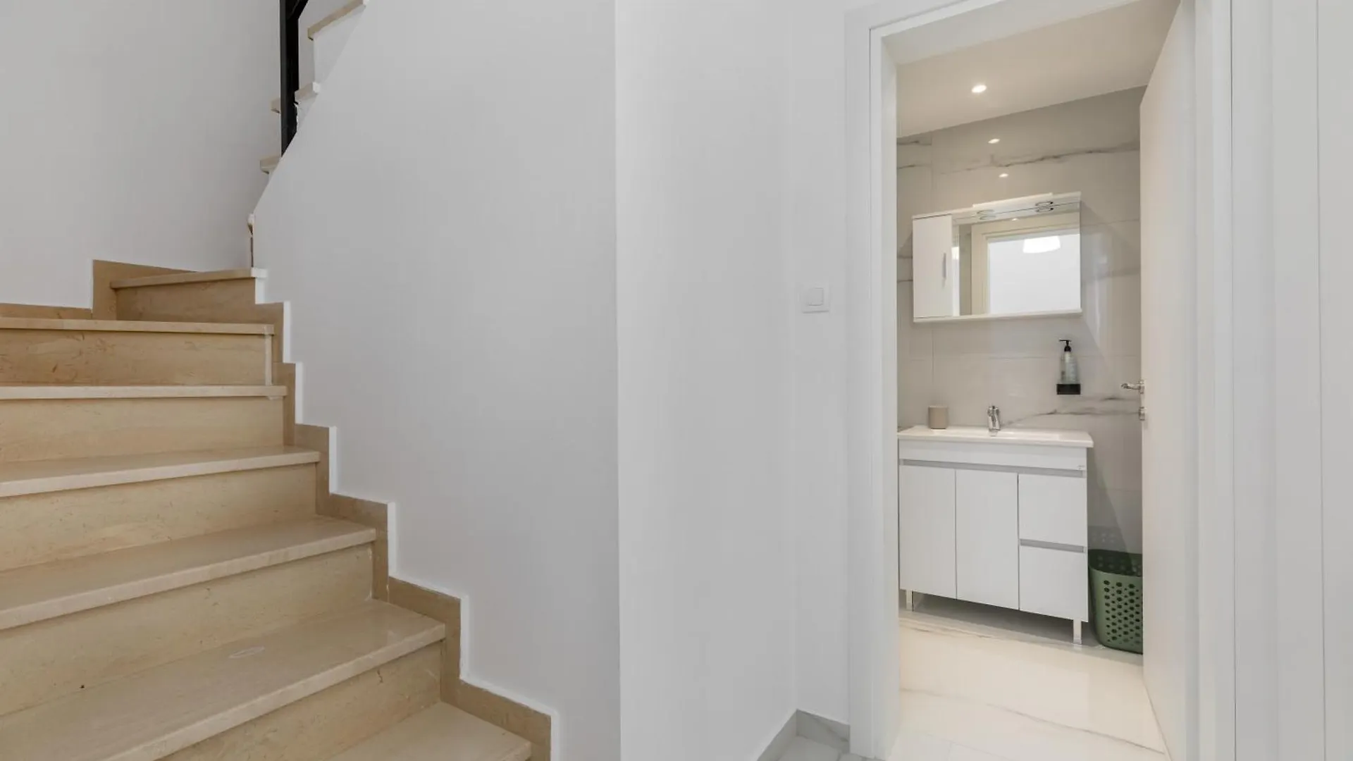 Kiwi By Halu!, Apartments In Perea Peraia  Peraia (Thessaloniki)